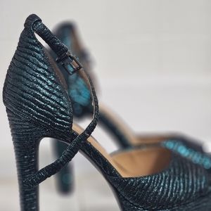 Green Sparkling Platform Pumps